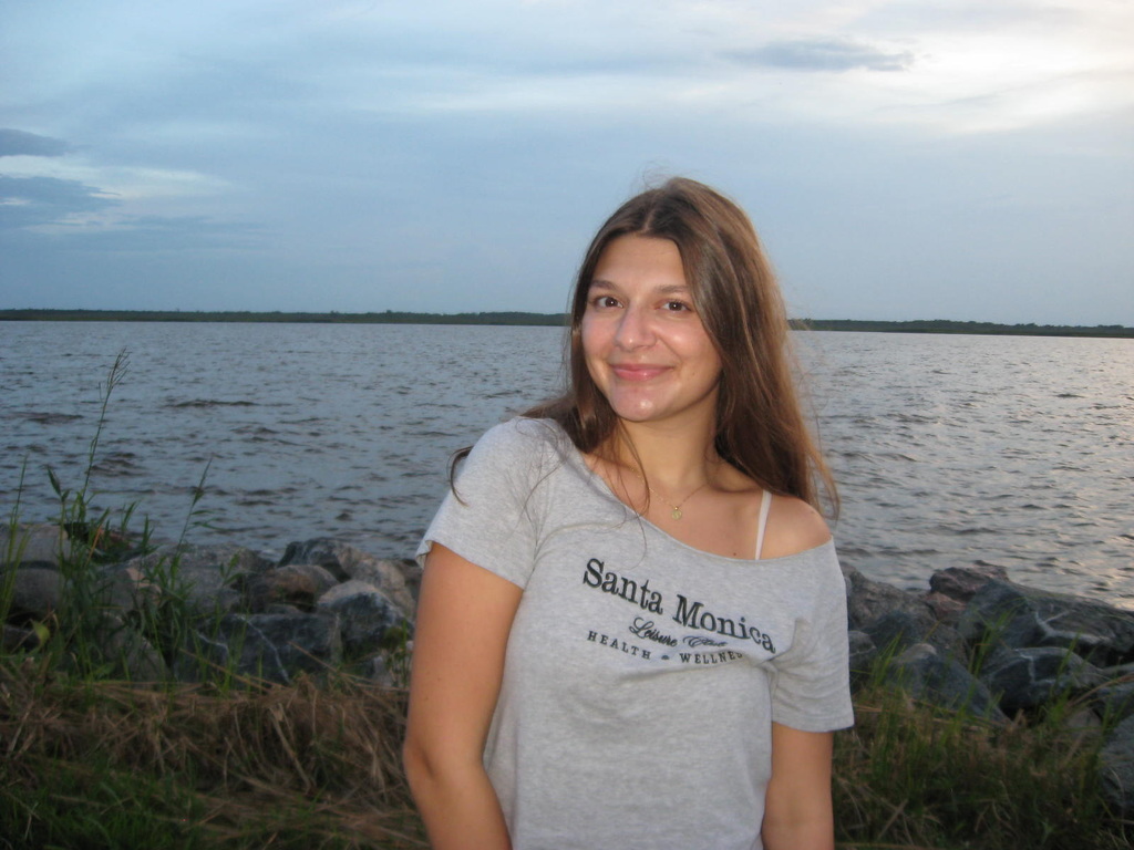 a photo of me, Liv Kern in front of the bay